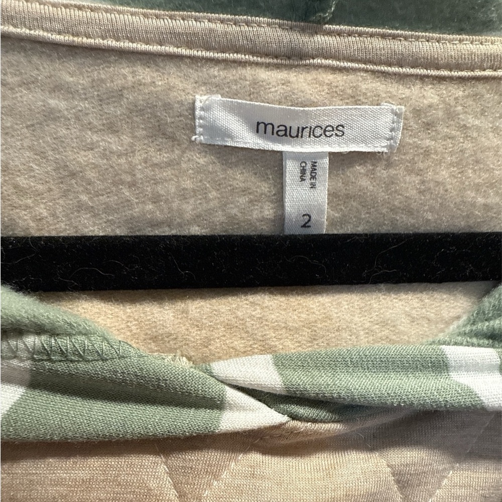 NWOT Maurices Green and Beige Quilted Hoodie - Picture 3 of 3